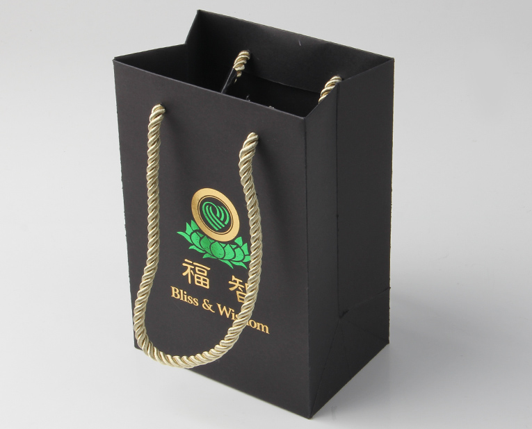 皮具包裝袋金粉要閃亮，廠家一定不能犯的兩個(gè)錯(cuò)誤