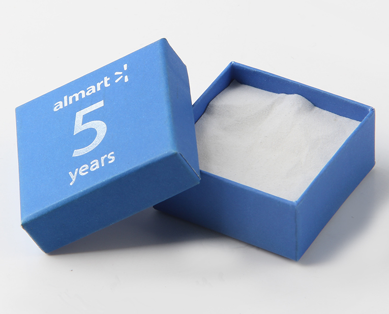 耳環(huán)的包裝盒如果在訂做時使用快速固著的油墨，效率1倍以上！
