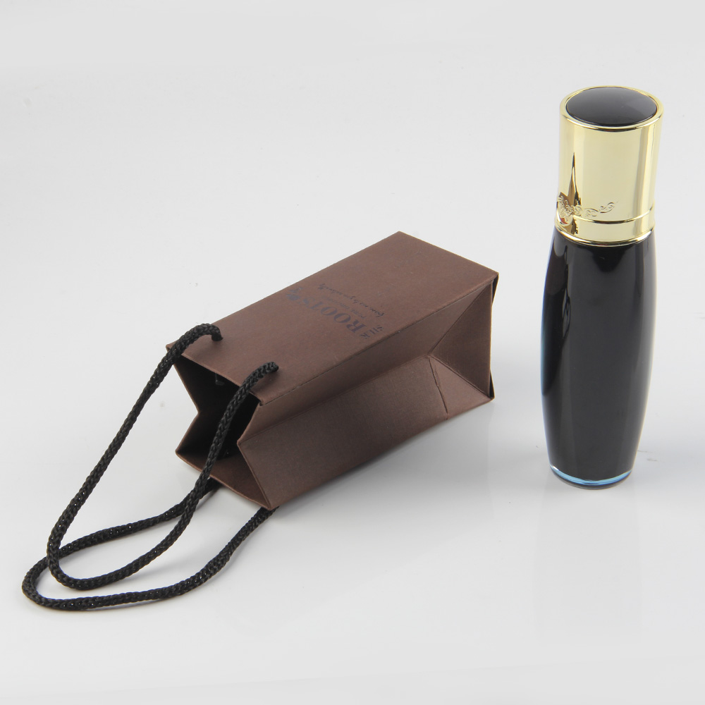 充電器的產(chǎn)品這么小紙袋是不是也該做這么小呢？
